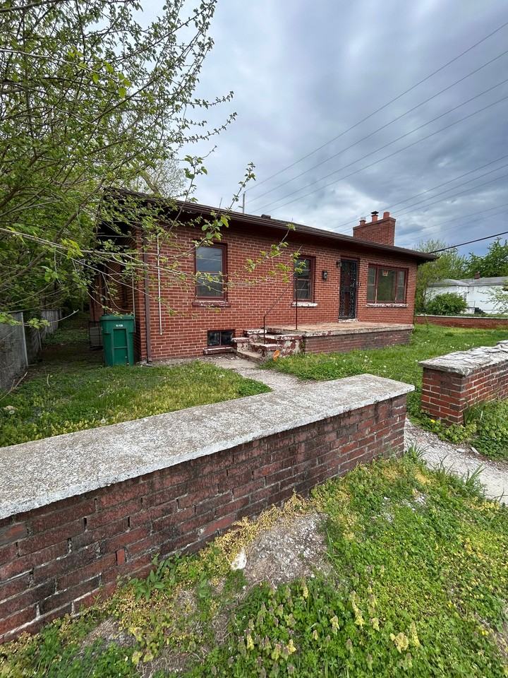 1525 Saint Louis Ave - Photo 2 of 20