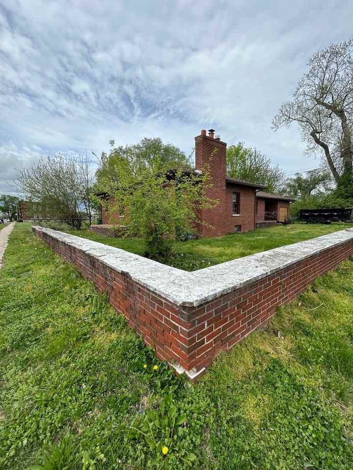 1525 Saint Louis Ave - Photo 3 of 20