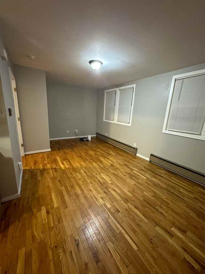 77 Wesley St #2 - Photo 3 of 13