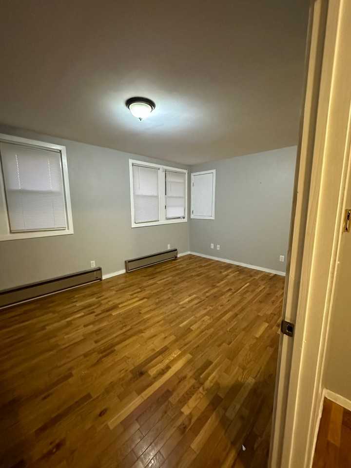 77 Wesley St #2 - Photo 4 of 13