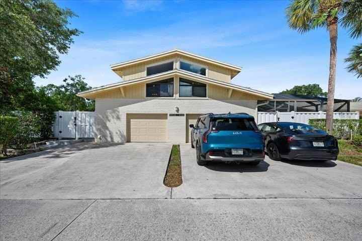 12556 Woodmill Dr - Photo 2 of 9