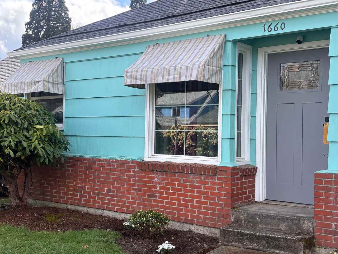 1660 Nw Taylor Ave - Photo 2 of 17