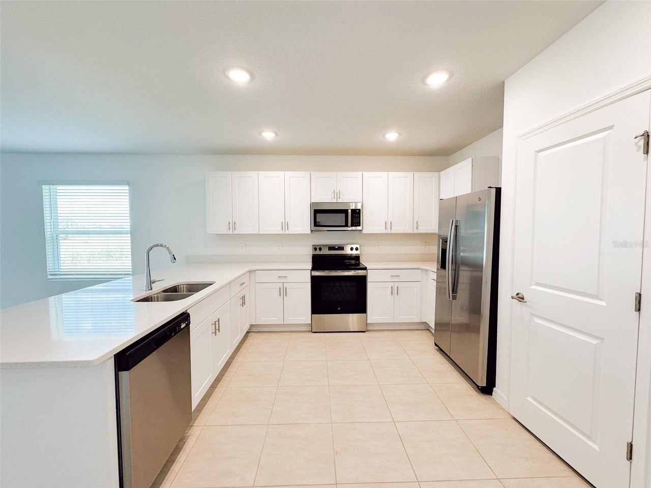 436 Wayland Dr - Photo 4 of 20