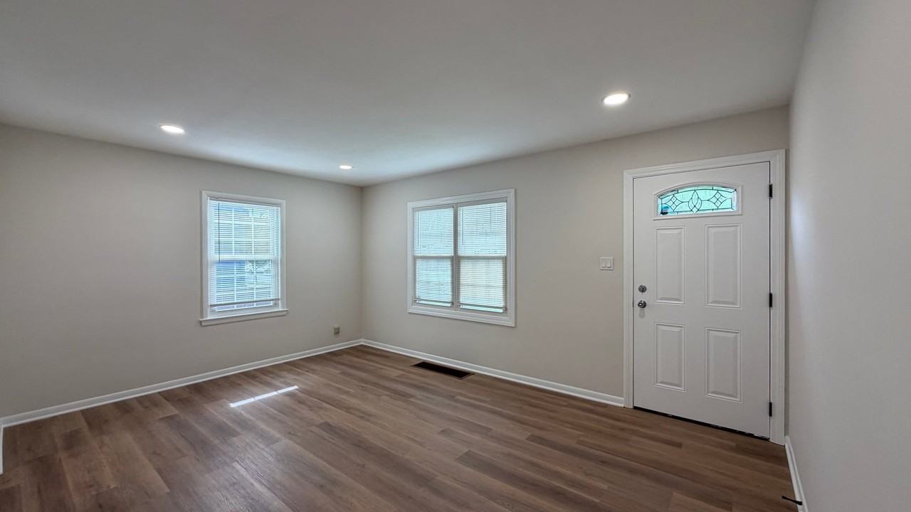 1621 170th Pl - Photo 4 of 14