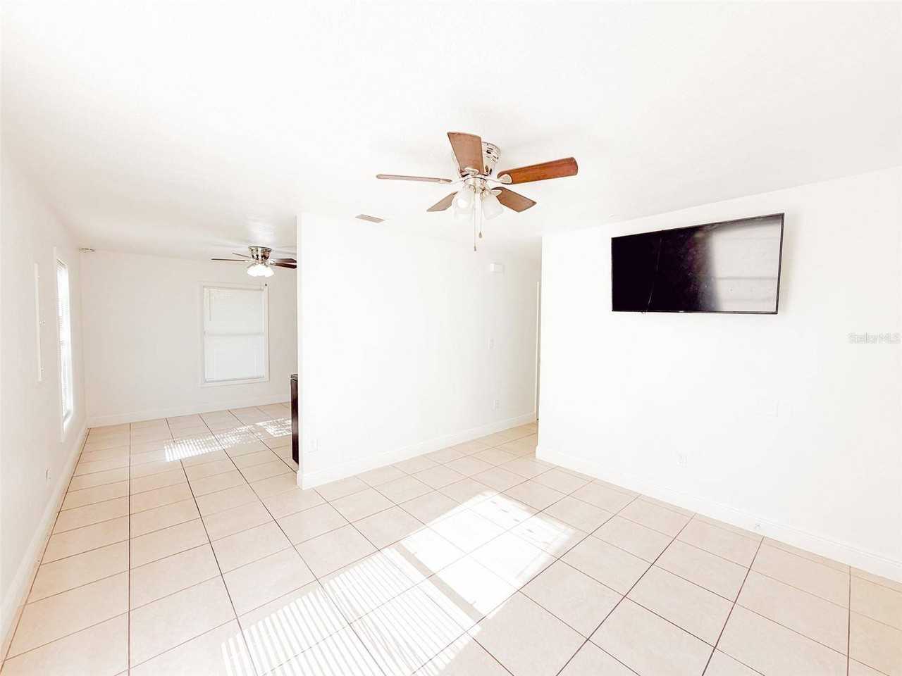 407 W Bella Vista St - Photo 3 of 20