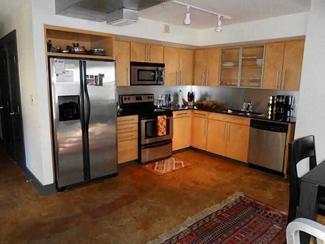 329 E Colorado Blvd