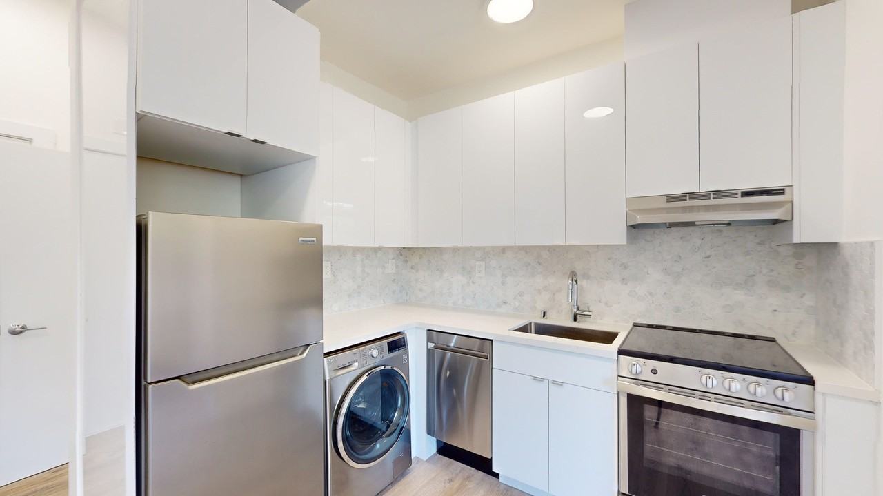 3099 Washington St #2 - Photo 2 of 12