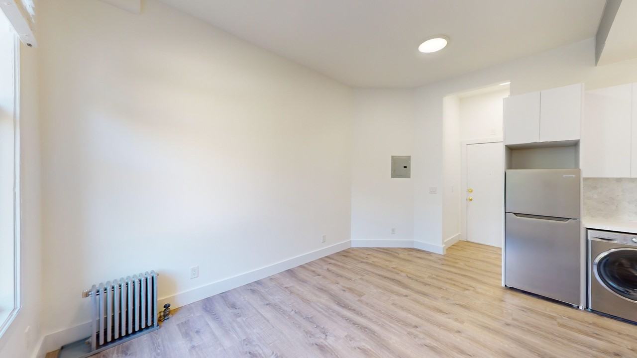 3099 Washington St #2 - Photo 7 of 12