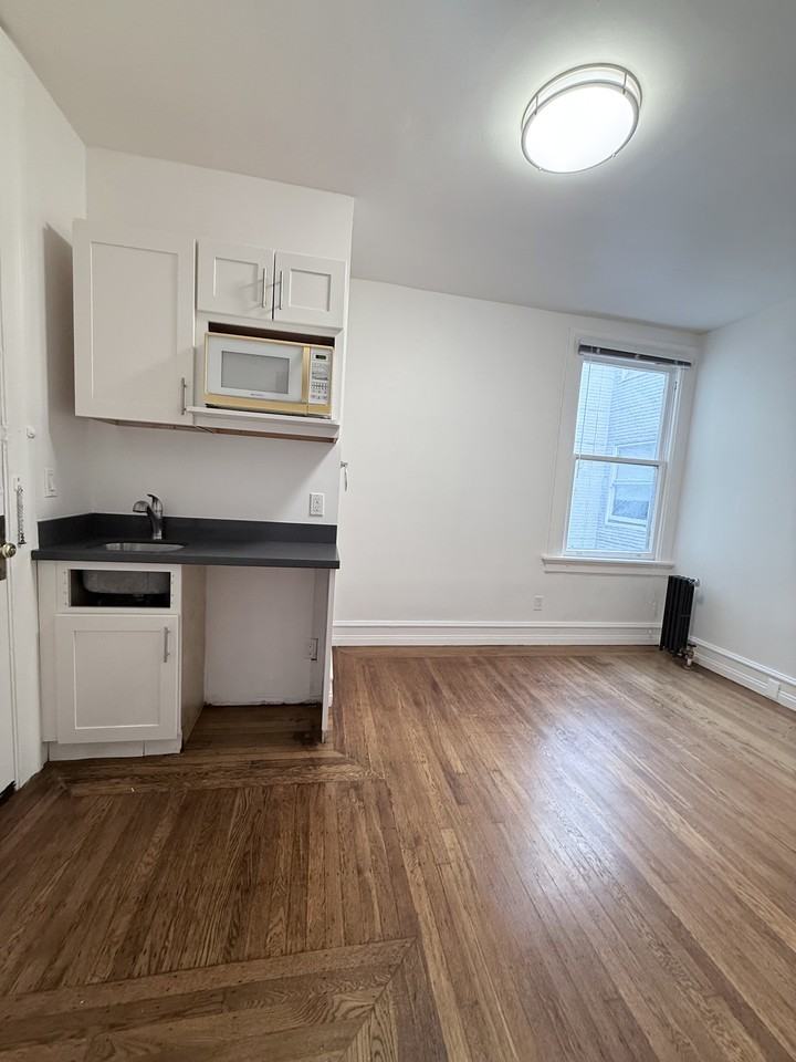 690 Bush St #306 - Photo 2 of 5