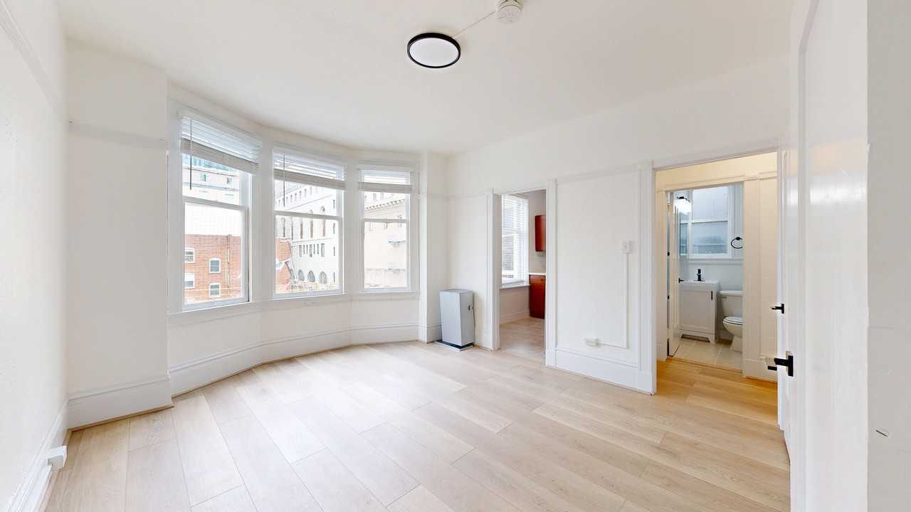 156 Franklin St #406 - Photo 2 of 9