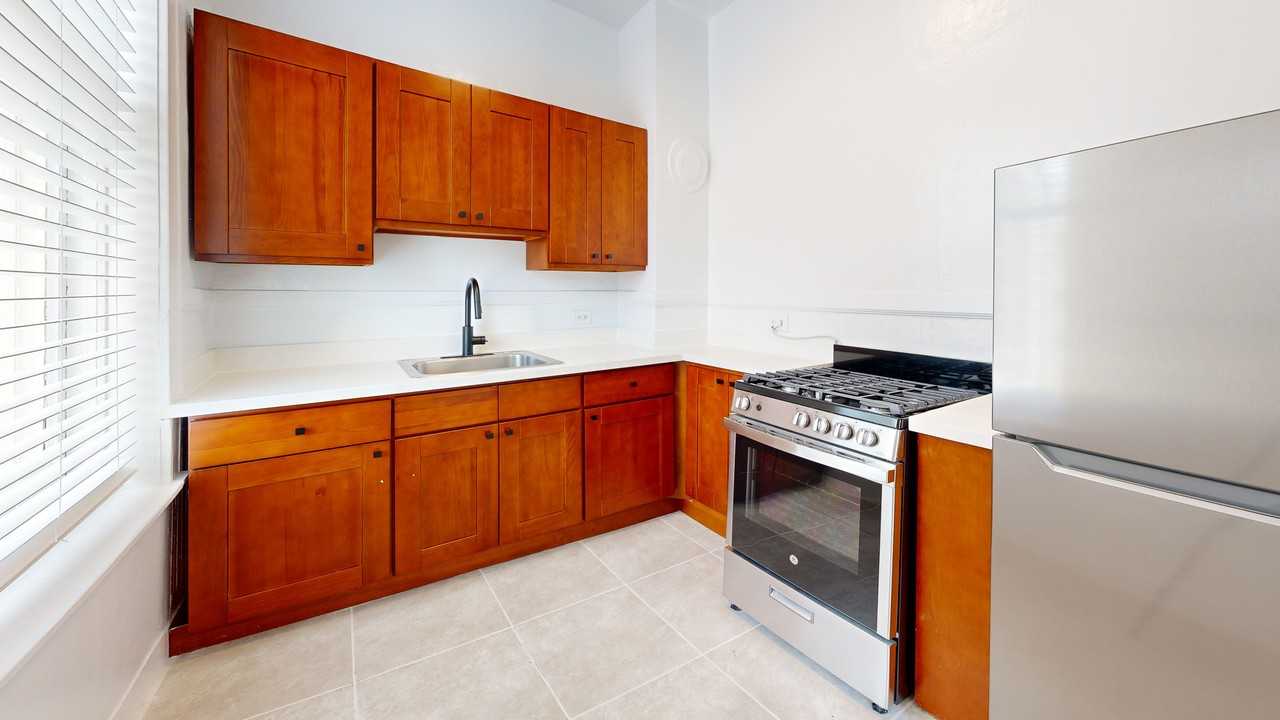 156 Franklin St #406 - Photo 4 of 9