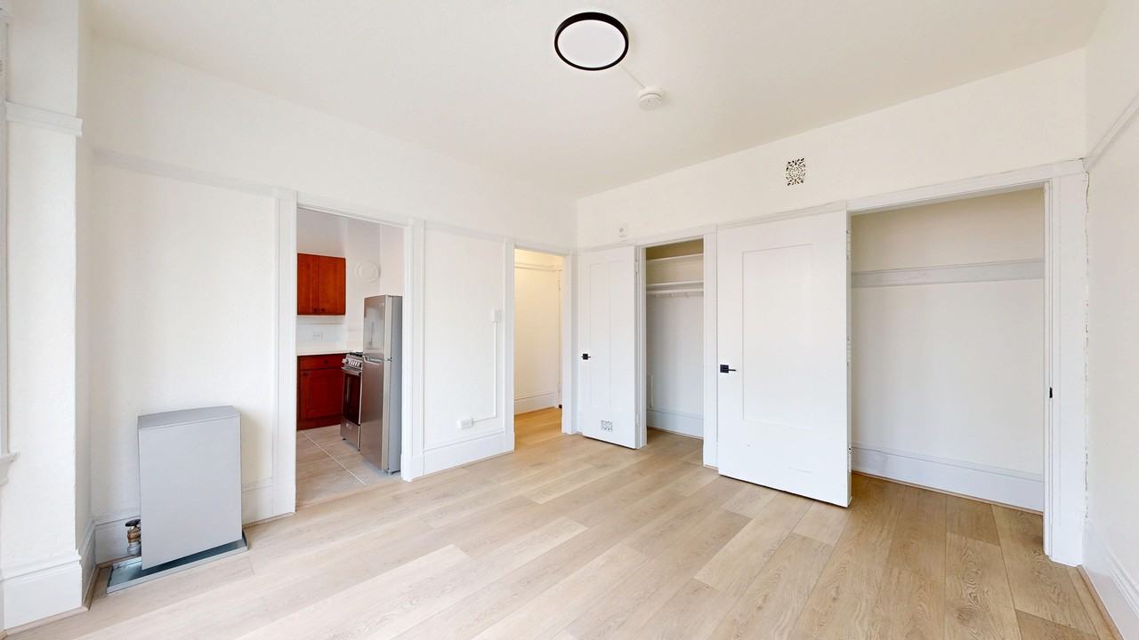 156 Franklin St #406 - Photo 6 of 9