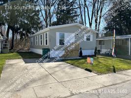 featured image of 136 S River Dr #136