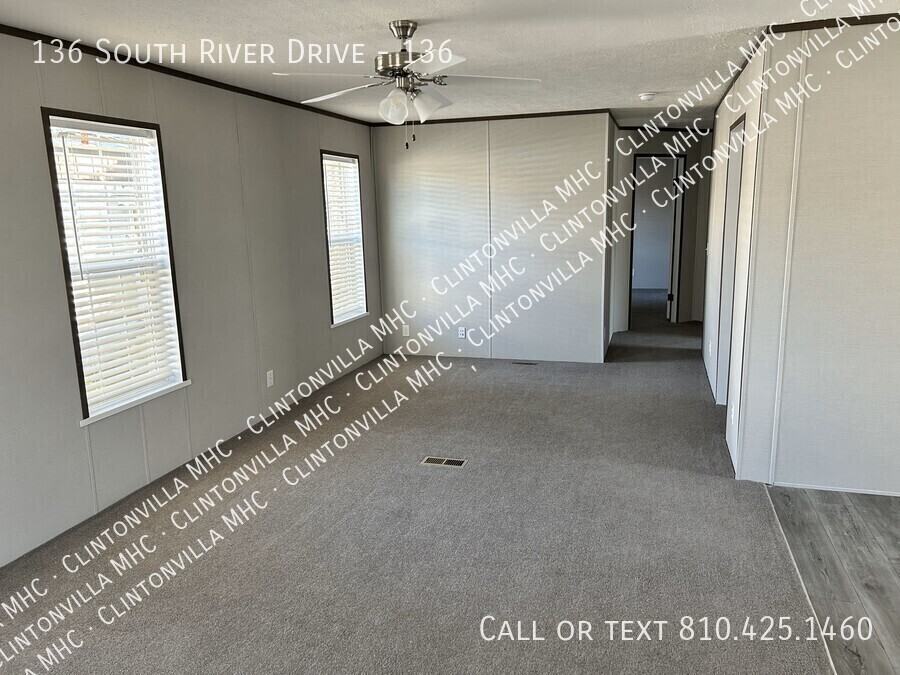 136 S River Dr #136 - Photo 3 of 5