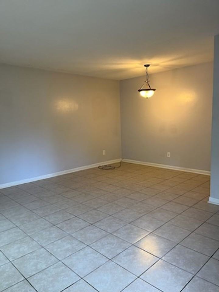6015 Warm Springs Ct - Photo 2 of 7
