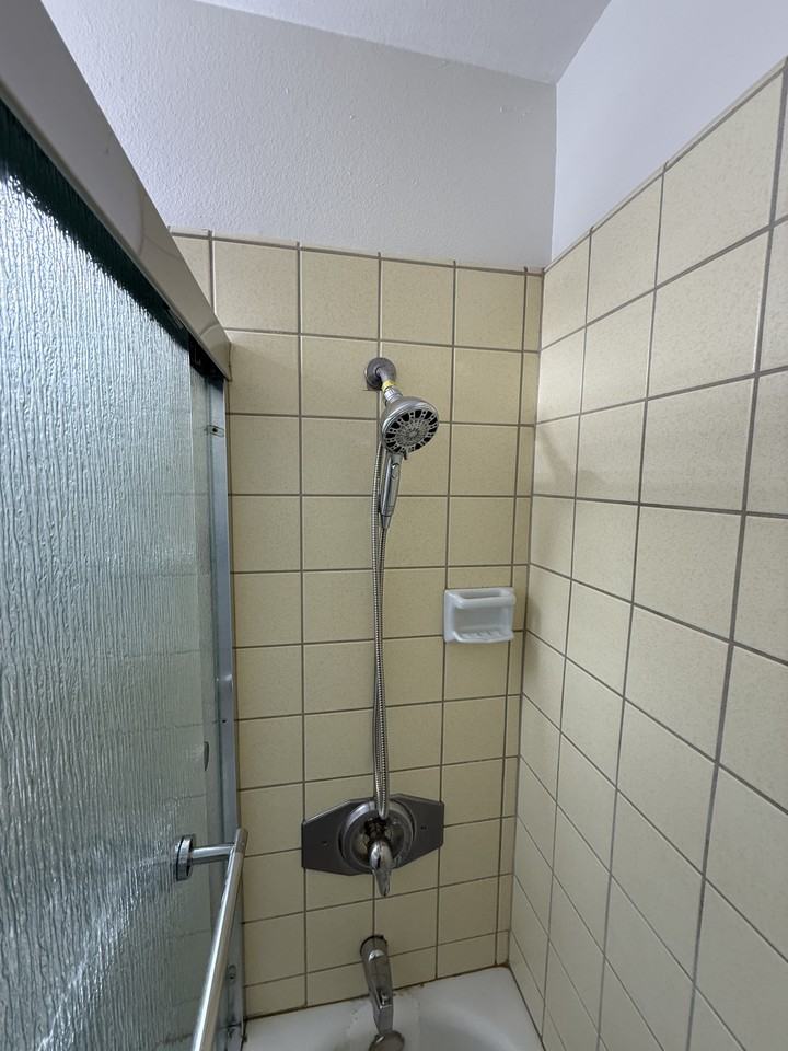 4566 Onondaga Avenue #A - Photo 6 of 10