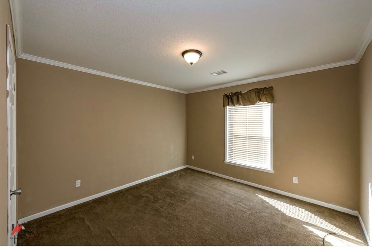 571 Seven Pines Rd - Photo 4 of 22