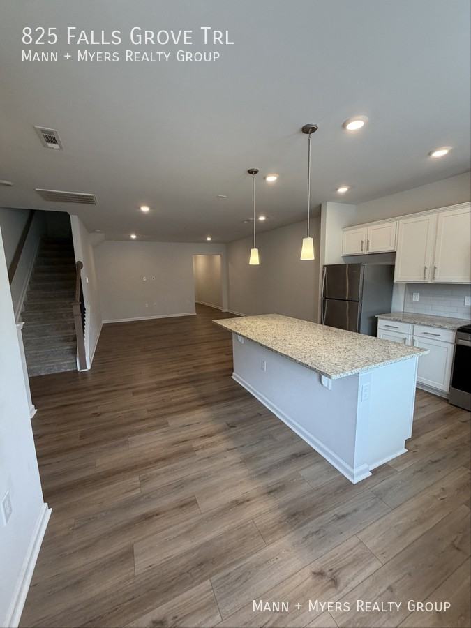 825 Falls Grove Trl - Photo 2 of 23