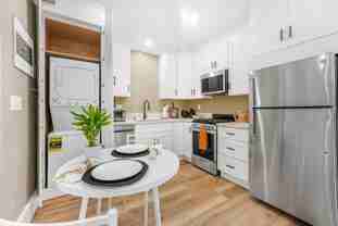 1106 N Beachwood Dr #NA - Photo 1 of 1