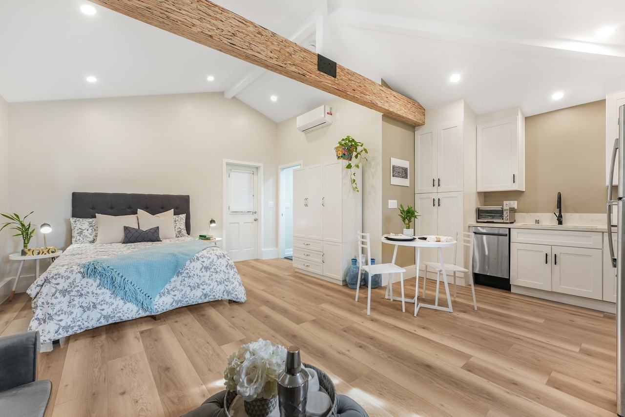 1106 N Beachwood Dr #NA - Photo 5 of 11
