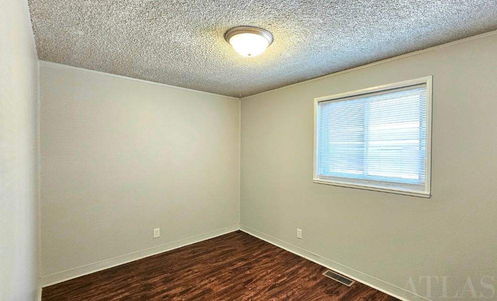 809 Hobart St #NA - Photo 6 of 17