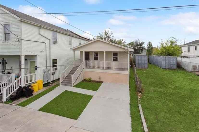 2520 S Galvez St #NA - Photo 2 of 19