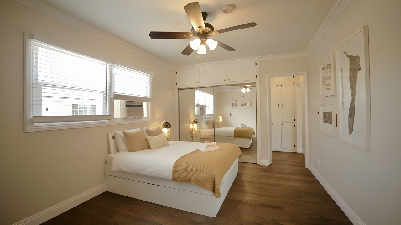 1326 N Mccadden Pl #2 - Photo 3 of 5