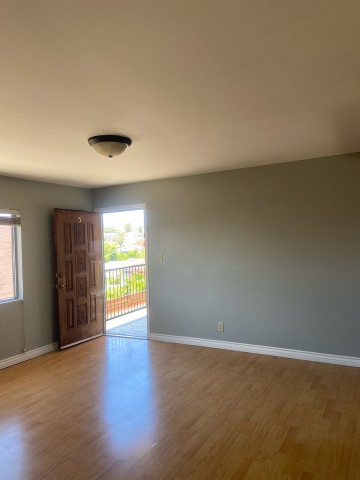 2711 Bellevue Ave #5 - Photo 4 of 14