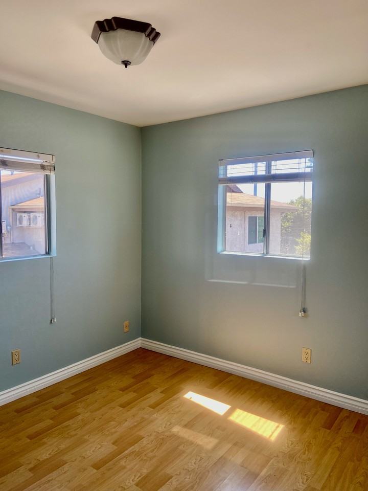 2711 Bellevue Ave #5 - Photo 5 of 14