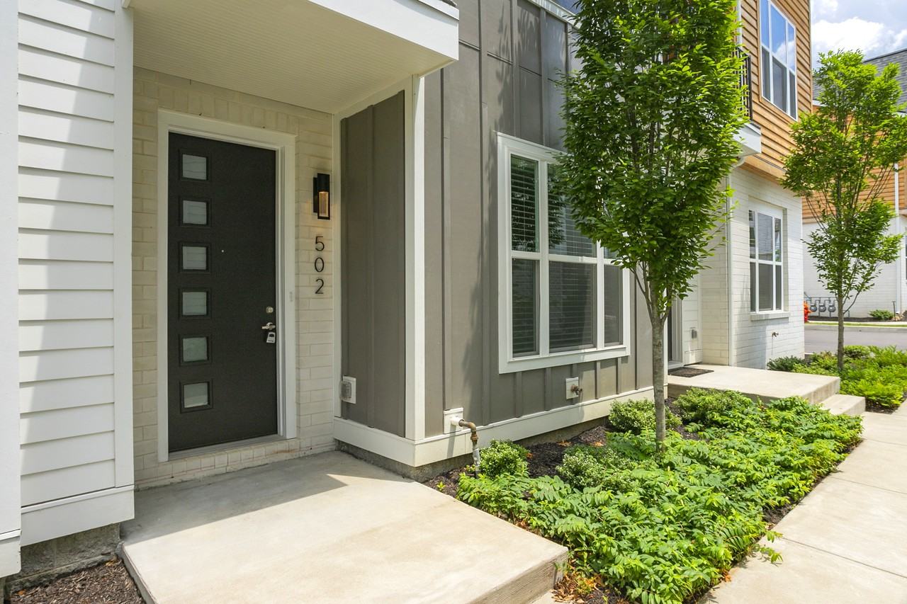 502 Vernon Cir #NA - Photo 2 of 32