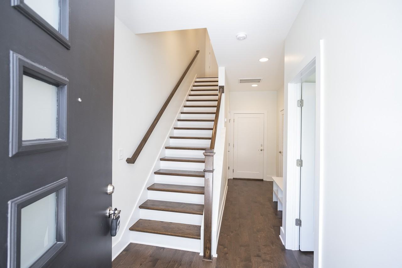 502 Vernon Cir #NA - Photo 3 of 32