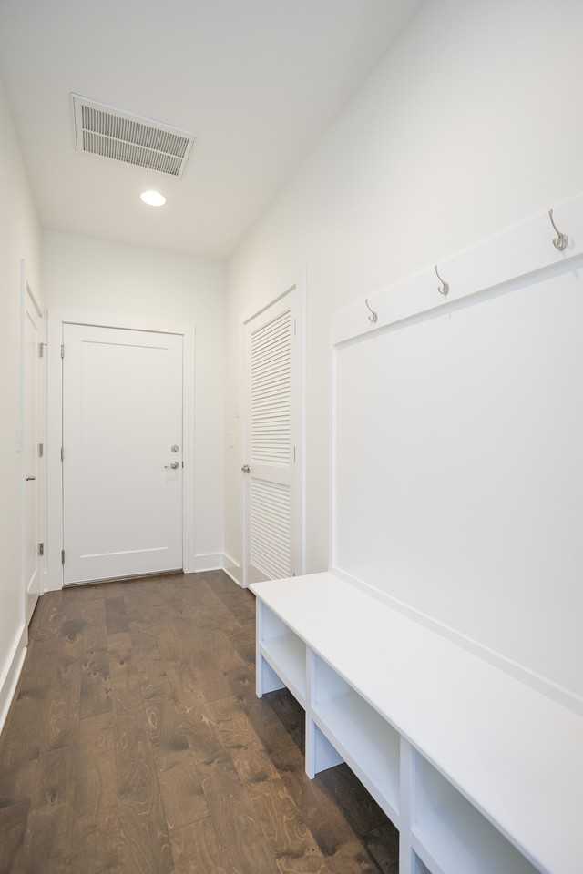 502 Vernon Cir #NA - Photo 5 of 32