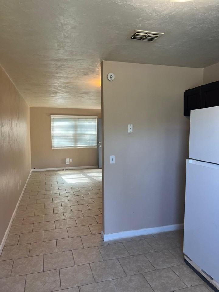 1572 Patrick Ave #1 - Photo 5 of 16