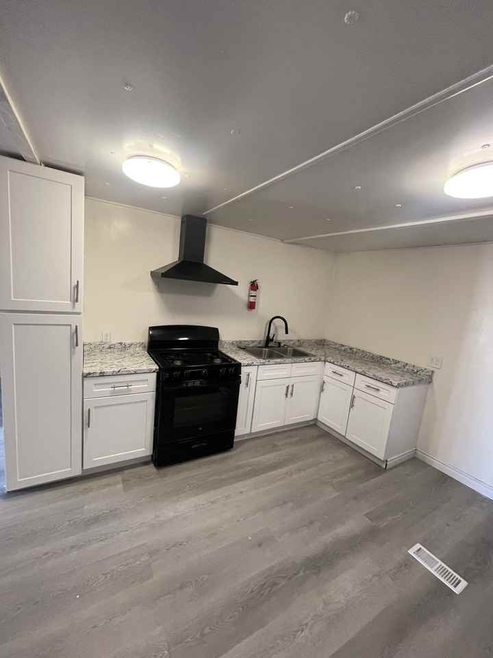 1305 W Benson Ave #NA - Photo 4 of 10