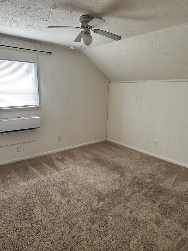 602 Beirne Ave Ne #3 - Photo 3 of 13