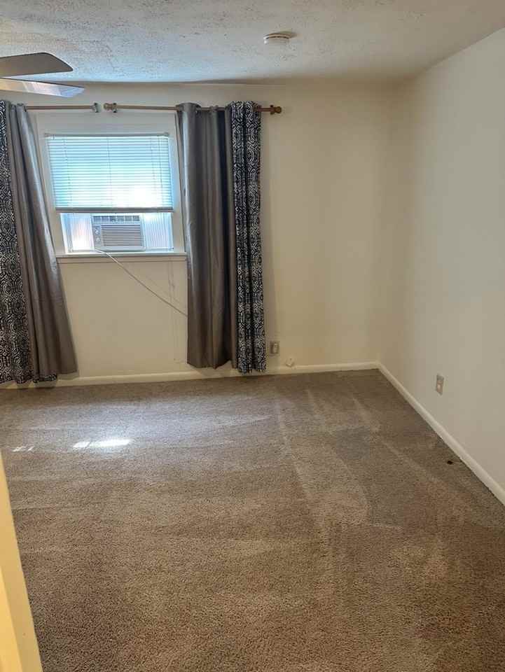 602 Beirne Ave Ne #3 - Photo 4 of 13