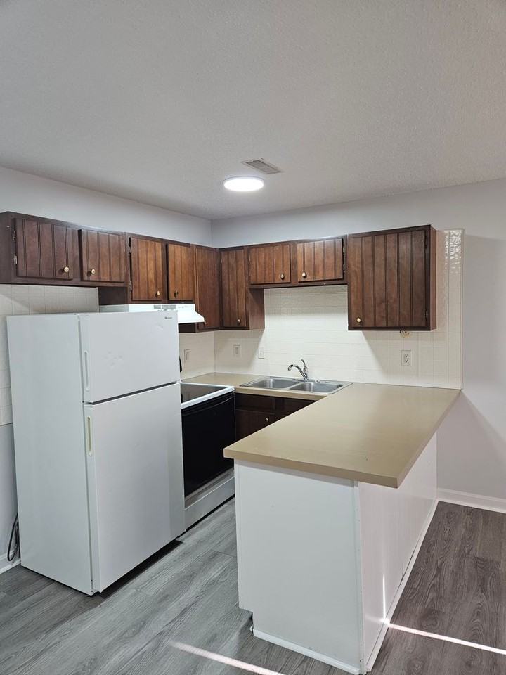 515 Green Valley Dr #17