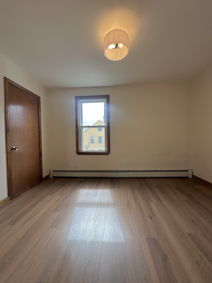 39 Broad St #2 - Photo 5 of 12