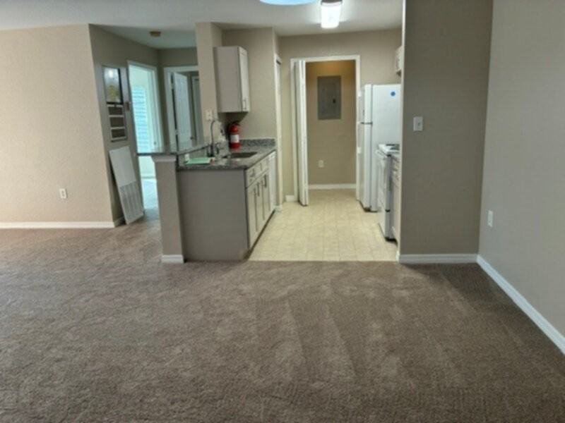 5471 Vineland Rd #7201 - Photo 4 of 10