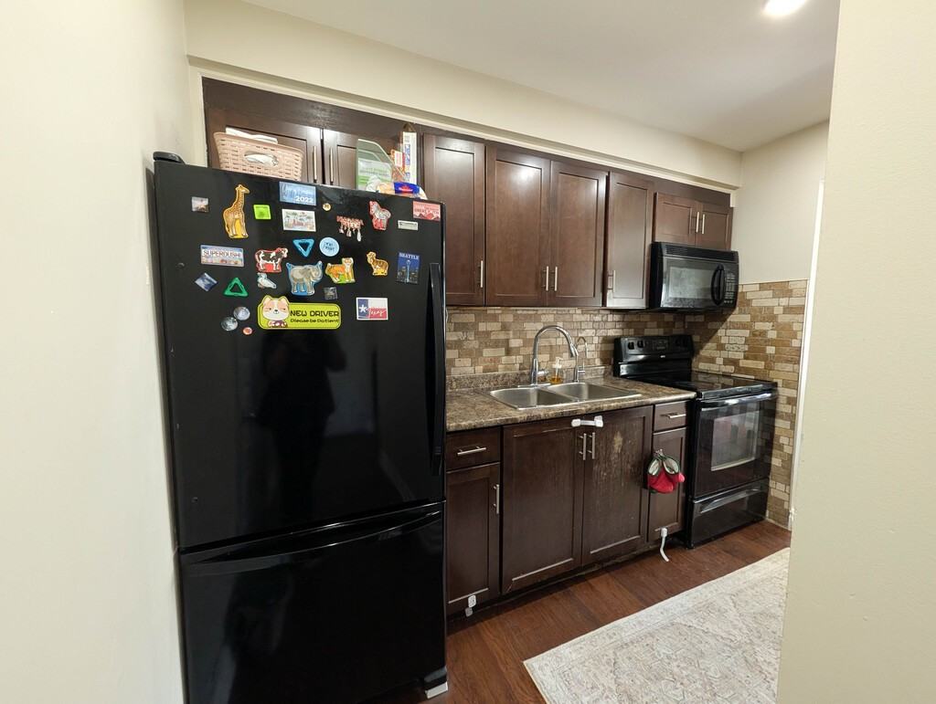 5020 Friesen Blvd - Photo 6 of 23
