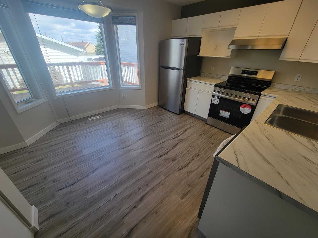 8006 15a Ave Nw - Photo 3 of 26