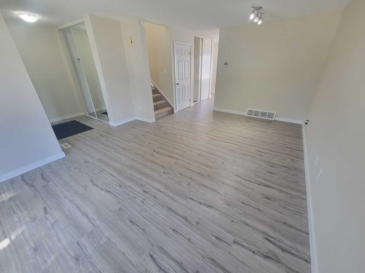 8006 15a Ave Nw - Photo 6 of 26