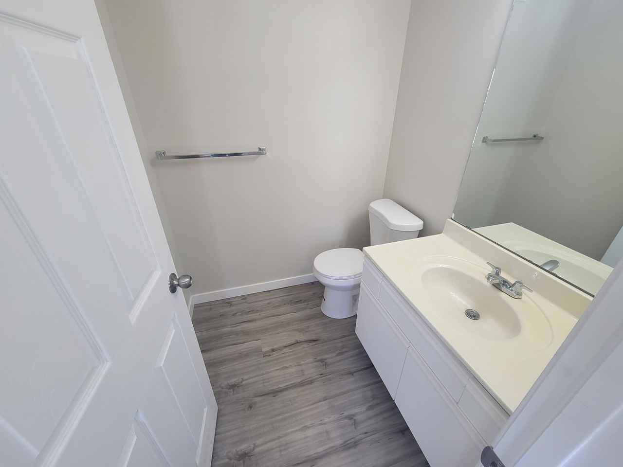 8006 15a Ave Nw - Photo 7 of 26