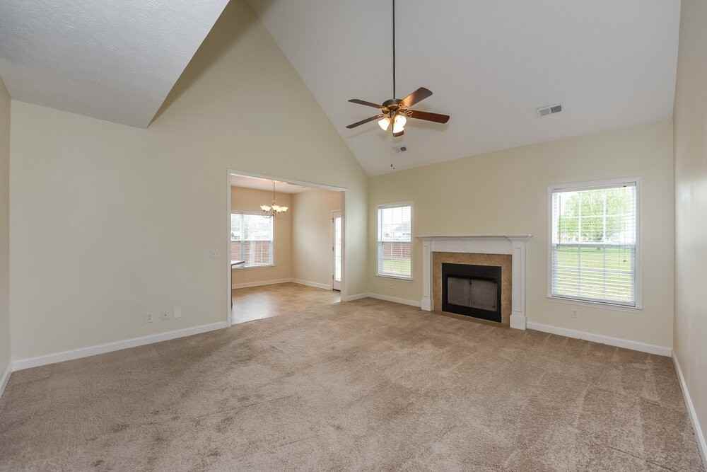 1448 Jeter Way - Photo 4 of 17