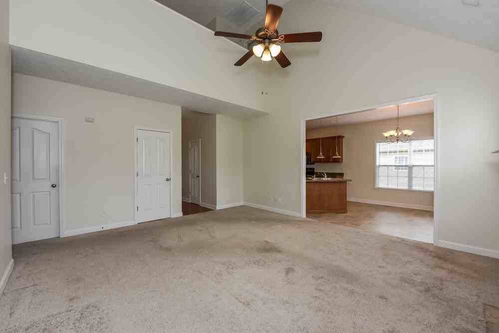 1448 Jeter Way - Photo 5 of 17