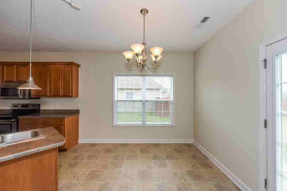 1448 Jeter Way - Photo 7 of 17