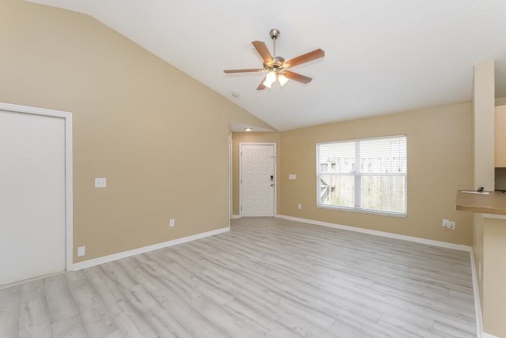 6719 Summer Cove Dr - Photo 5 of 19