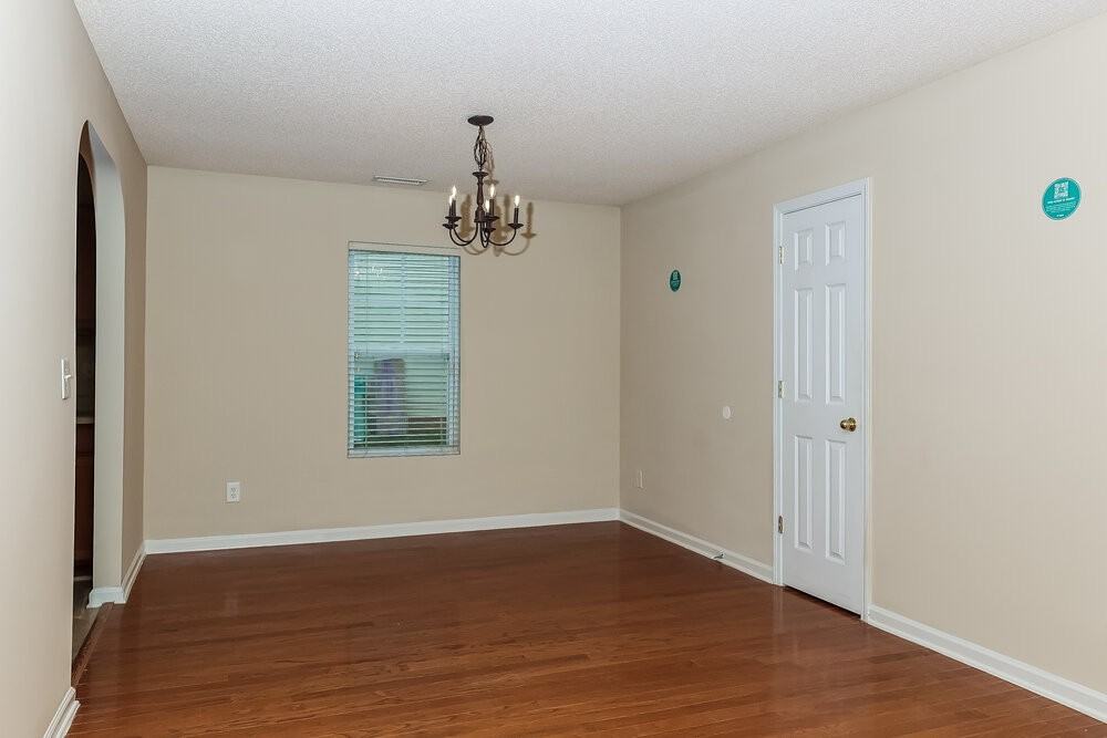 51 Valleyfield Dr - Photo 5 of 20