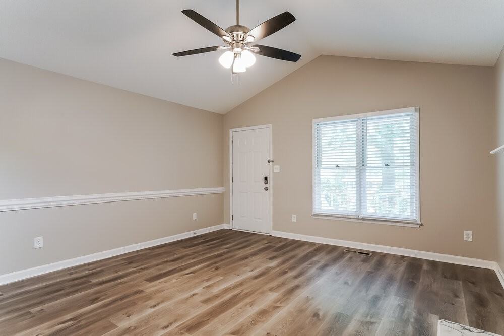 353 Amherst Creek Dr - Photo 3 of 16