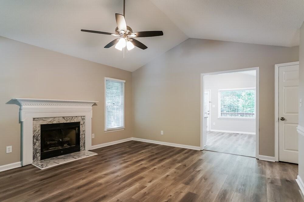 353 Amherst Creek Dr - Photo 5 of 16